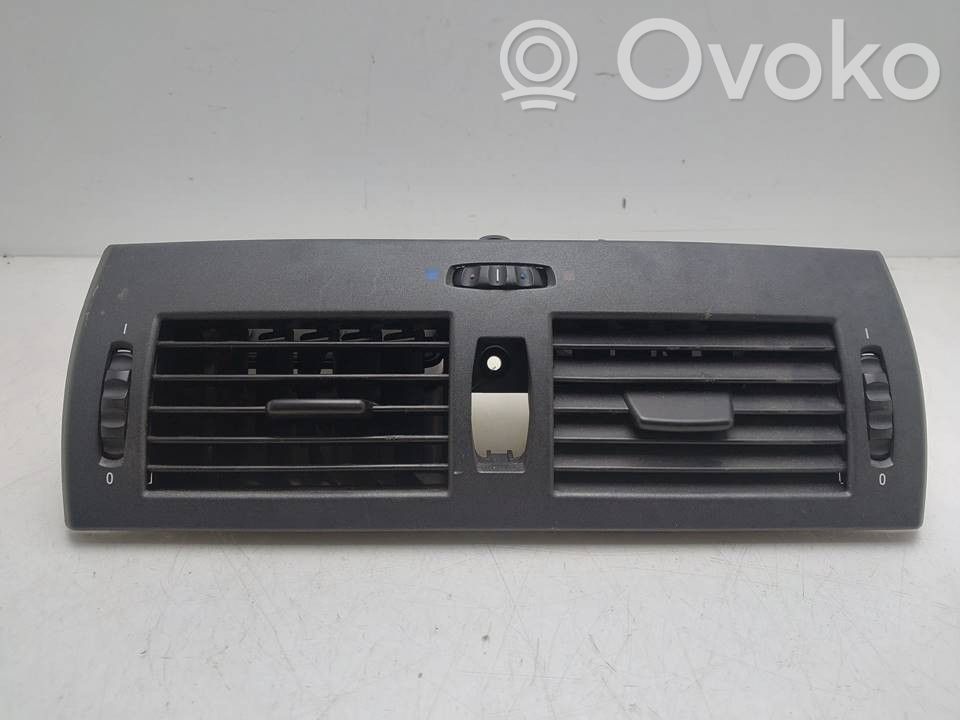 BMW X3 E83 Rejilla de ventilación central del panel 