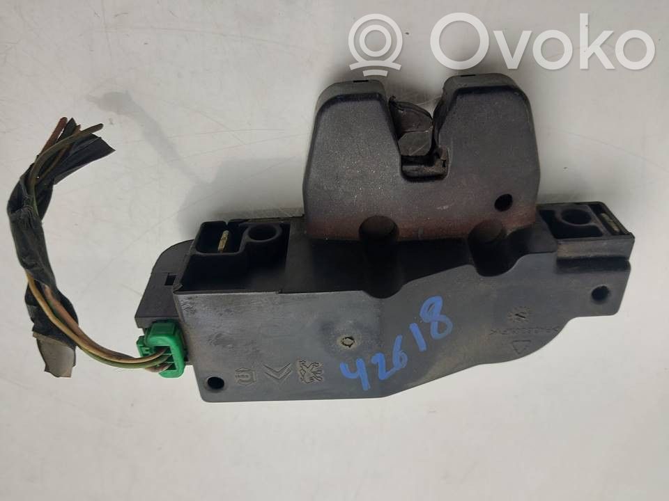Citroen Xsara Picasso Takaluukun/tavaratilan lukon vastakappale 