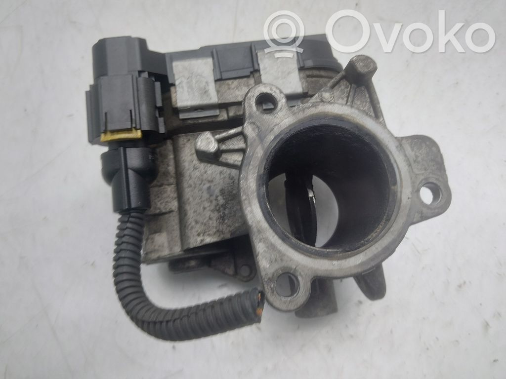 Opel Astra J Boîtier papillon 