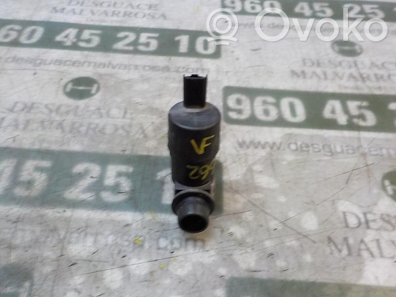 Windscreen/windshield washer pump   643475