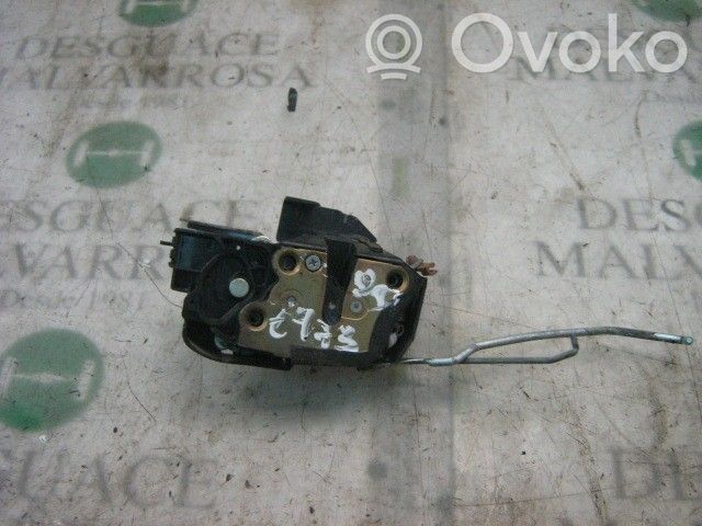 Cerradura de puerta delantera
