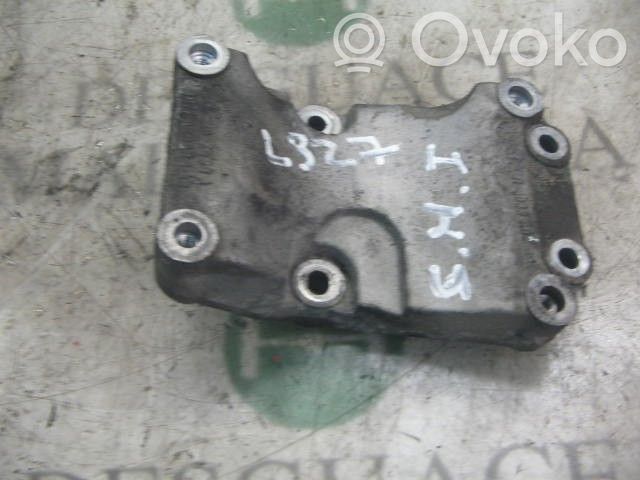 Engine mount bracket