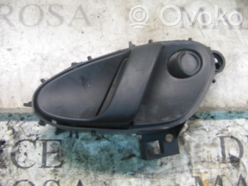 Manecilla interna puerta delantera