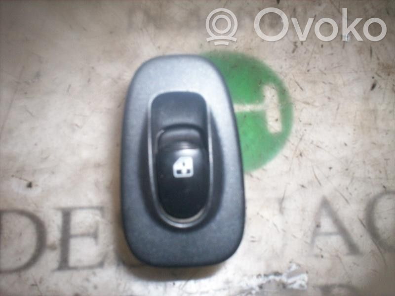 Hyundai Accent Interruptor del elevalunas eléctrico 