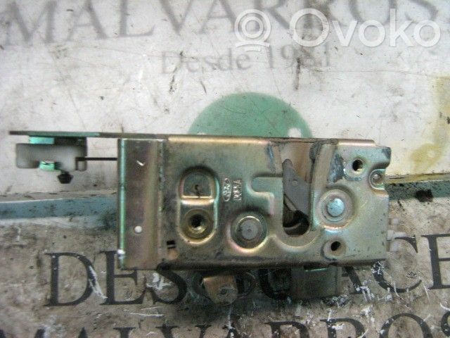 Cerradura de puerta delantera