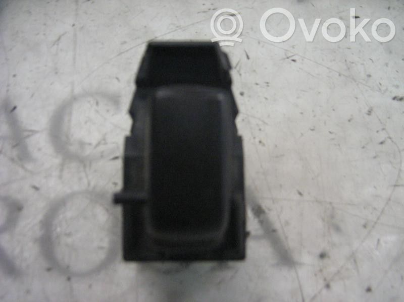 Electric window control switch   93580M3000