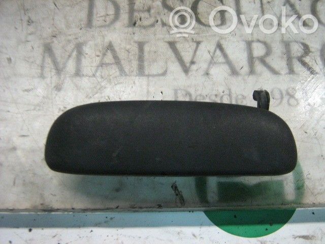Manecilla externa puerta delantera