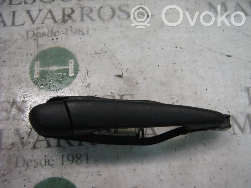 Manecilla externa puerta delantera   51218216126