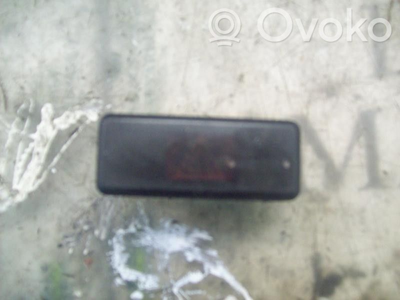 Botón interruptor de luz de peligro   61318350947