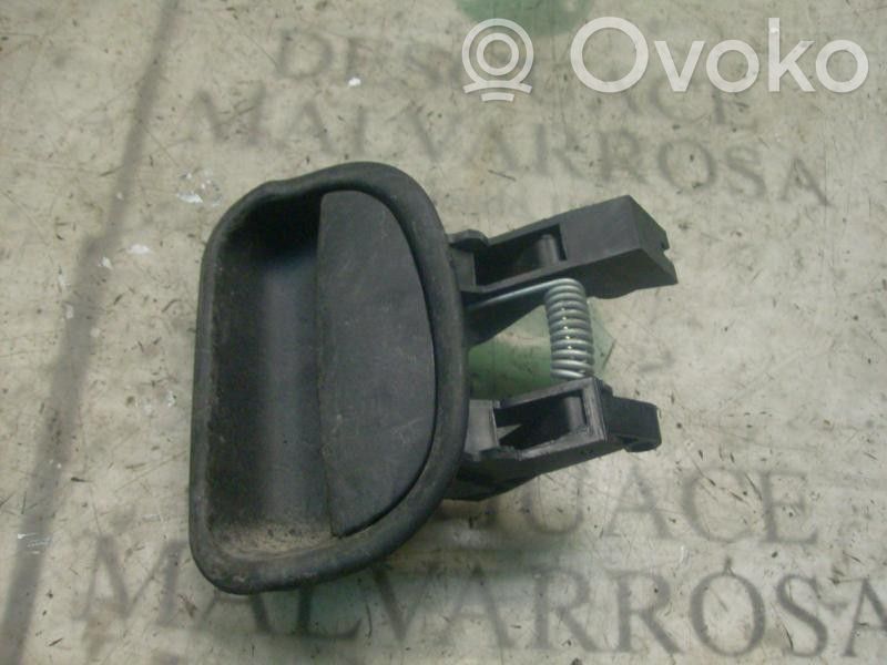 Manecilla externa puerta trasera
