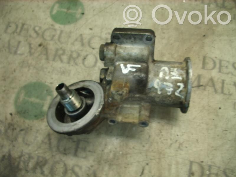 Oil filter mounting bracket