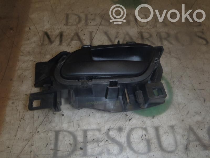 Manecilla interna puerta delantera