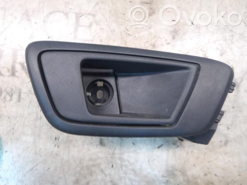 Manecilla interna puerta trasera   1579282