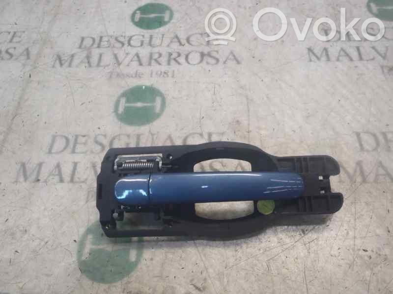 Manecilla externa puerta delantera   3B0837207GGRU