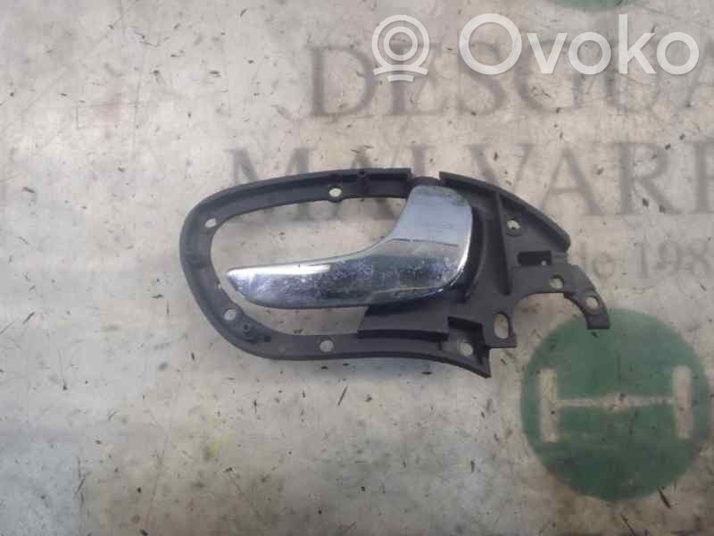 Manecilla interna puerta trasera