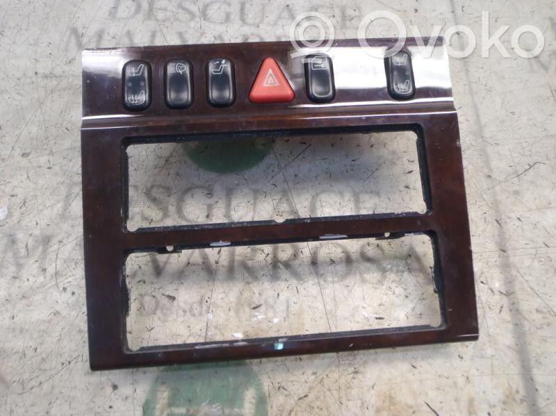 Mercedes-Benz E W210 Botón interruptor de luz de peligro 