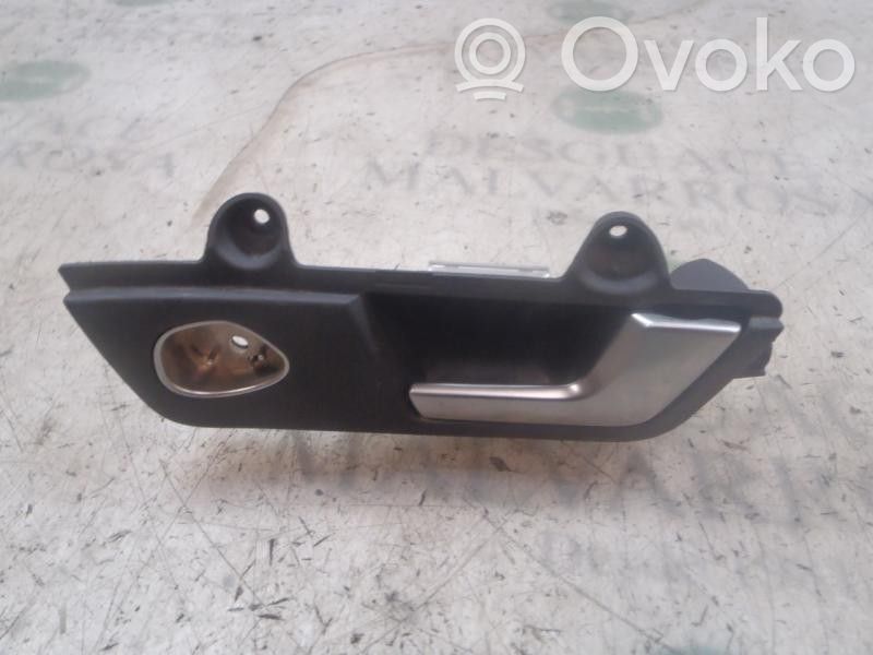 Seat Exeo (3R) Poignée inférieure de porte avant