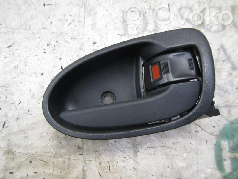 Manecilla interna puerta trasera   692050D090B0