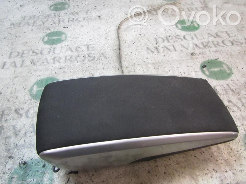 Toyota Verso Reposabrazos 