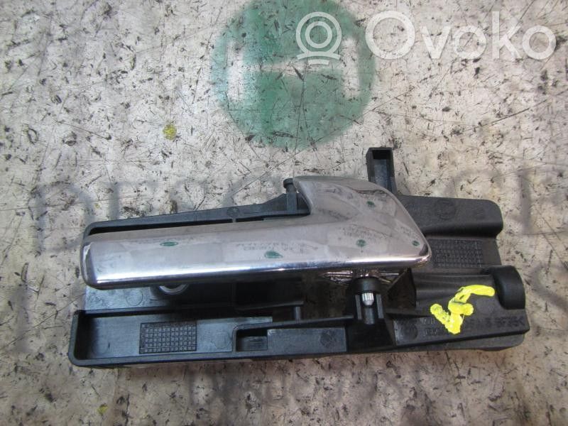 Manecilla interna puerta trasera   156054467