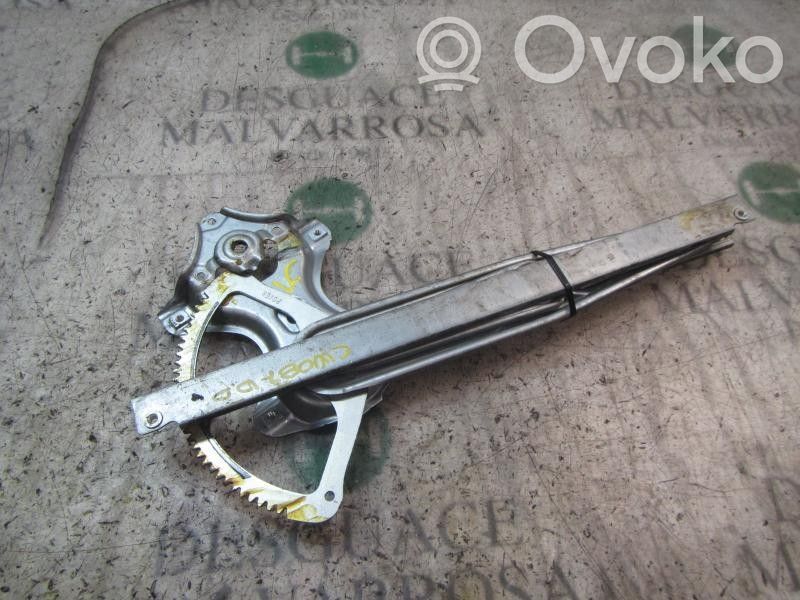 Regulador manual de la ventanilla delantera