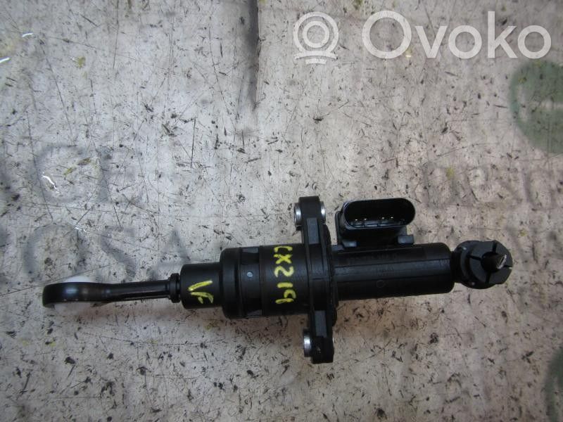 Cilindro maestro de embrague   6R0721405B