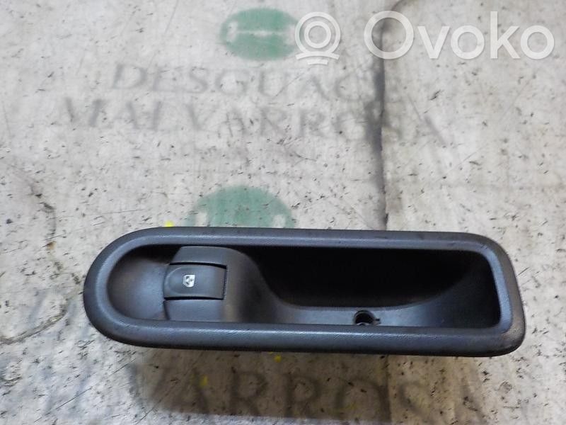 Interruptor del elevalunas eléctrico   8200214936