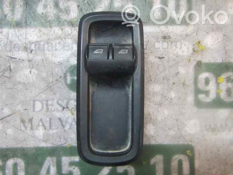 Interruptor del elevalunas eléctrico   1547736,8A6T14A132AC