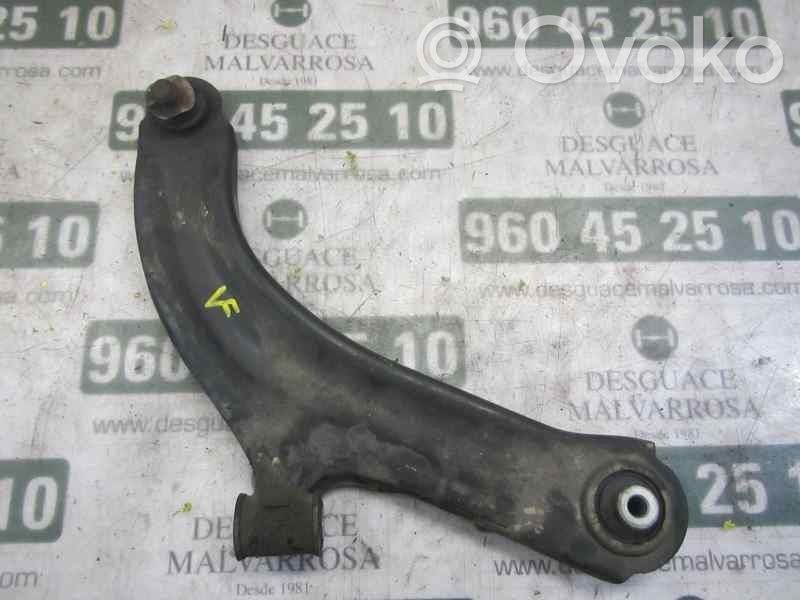 Brazo de suspensión delantero   8200615058
