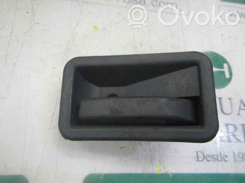 Manecilla interna puerta delantera