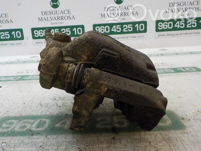 Caliper de freno delantero   34116774682