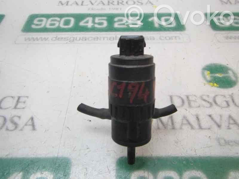 Windscreen/windshield washer pump   1554057