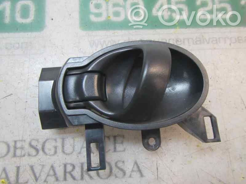 Nissan Micra Manecilla interna puerta trasera 