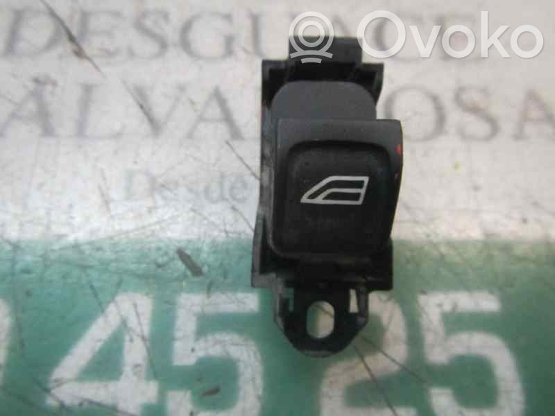 Interruptor del elevalunas eléctrico   LR008313,9H5214717AB
