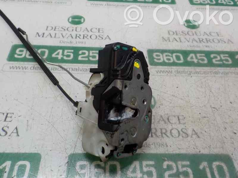 Opel Insignia A Zamek drzwi przednich