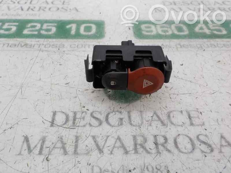 Renault Kangoo II Interruttore luci di emergenza