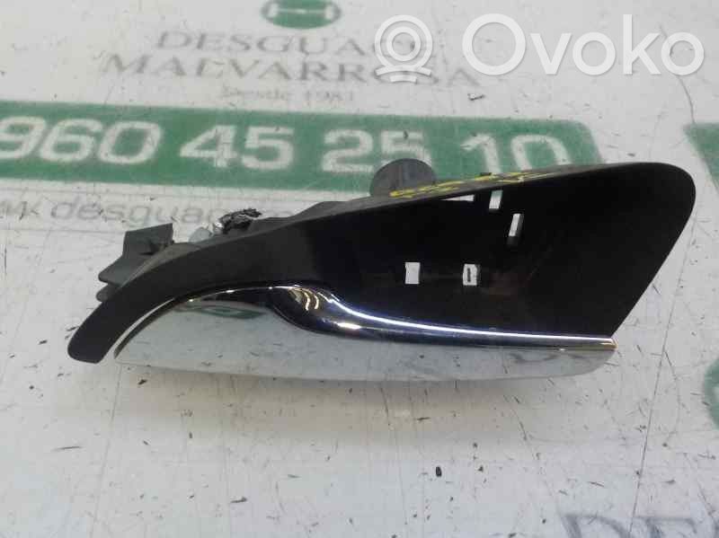 Manecilla interna puerta trasera   13258679