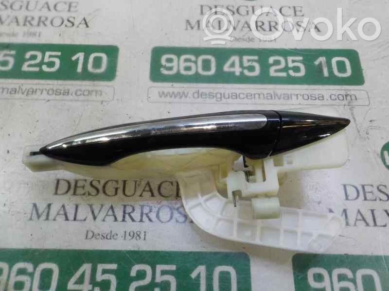 Manecilla externa puerta trasera   826513Z010