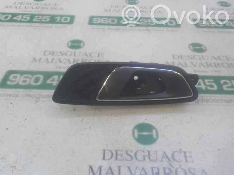 Manecilla interna puerta trasera