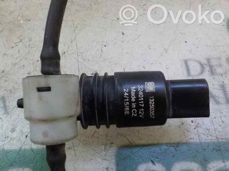 Windscreen/windshield washer pump   13250357,13250357