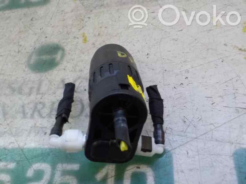 Windscreen/windshield washer pump   1K6955651,1K6955651