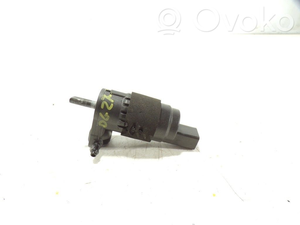 Windscreen/windshield washer pump   1K6955651,8K9955647