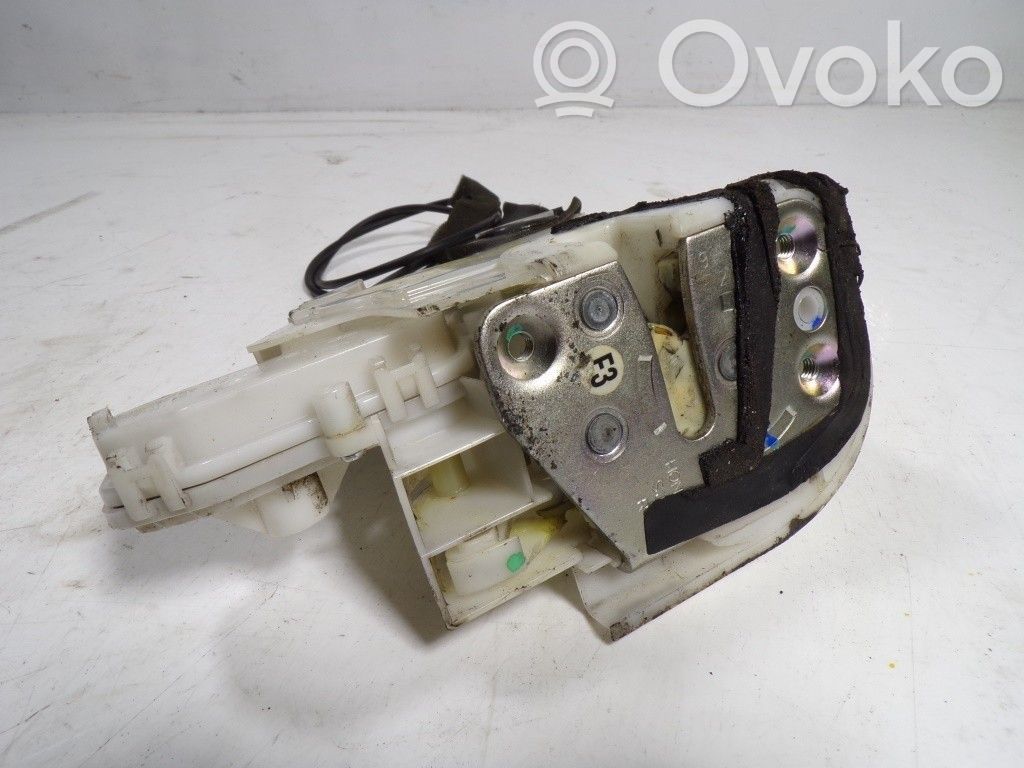 Priekšpusē slēdzene   72110TM8A01