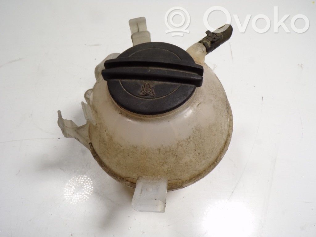 Audi Q3 8U Vase d'expansion de carburant