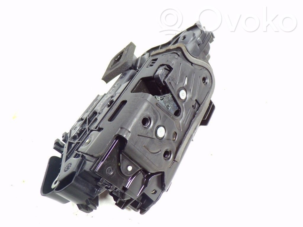 Priekšpusē slēdzene   5TC837016B,5TC837016B