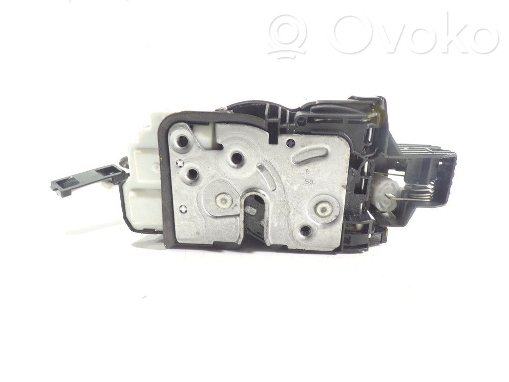 Volvo V40 Zamek drzwi tylnych 