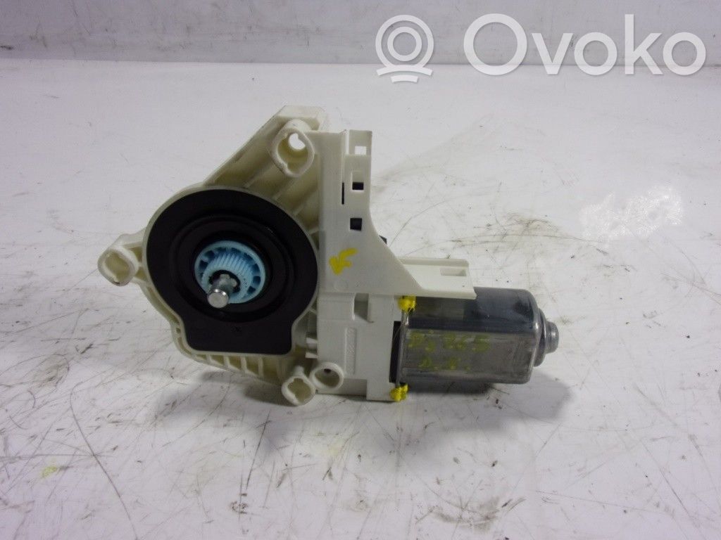 Silnik regulatora szyby drzwi przednich   8K0959802B,8K0959802B,1036919809281