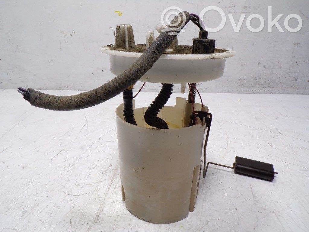 Bomba interna de combustible   1858517