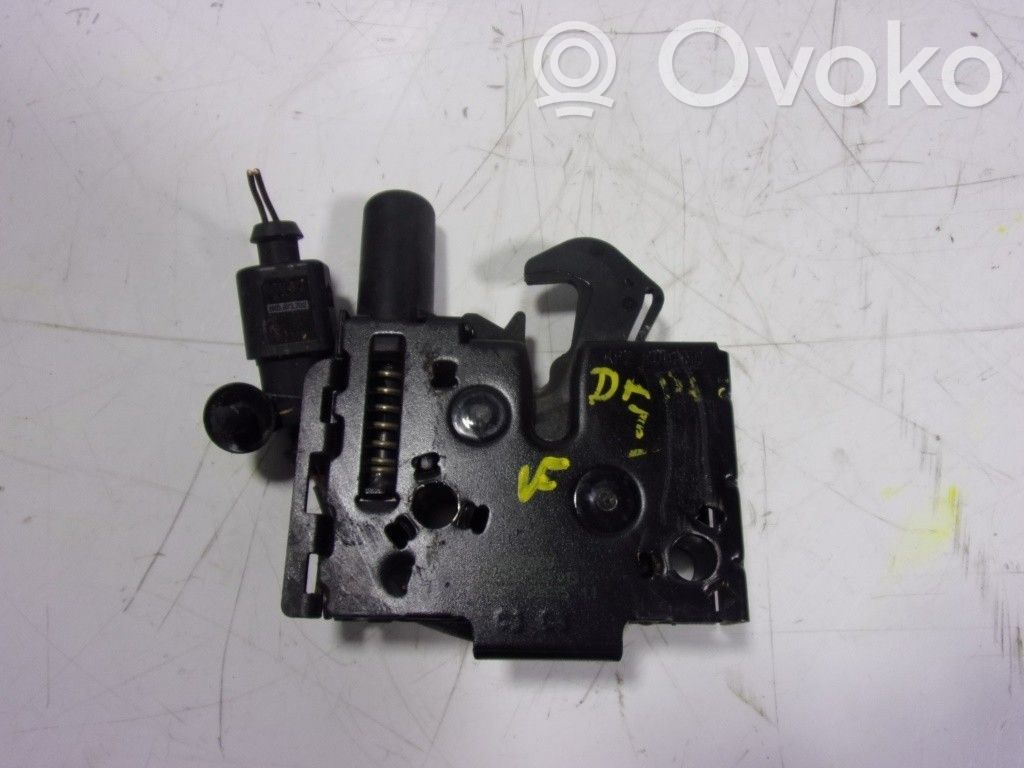 Skoda Kodiaq Tie down hook / loop 