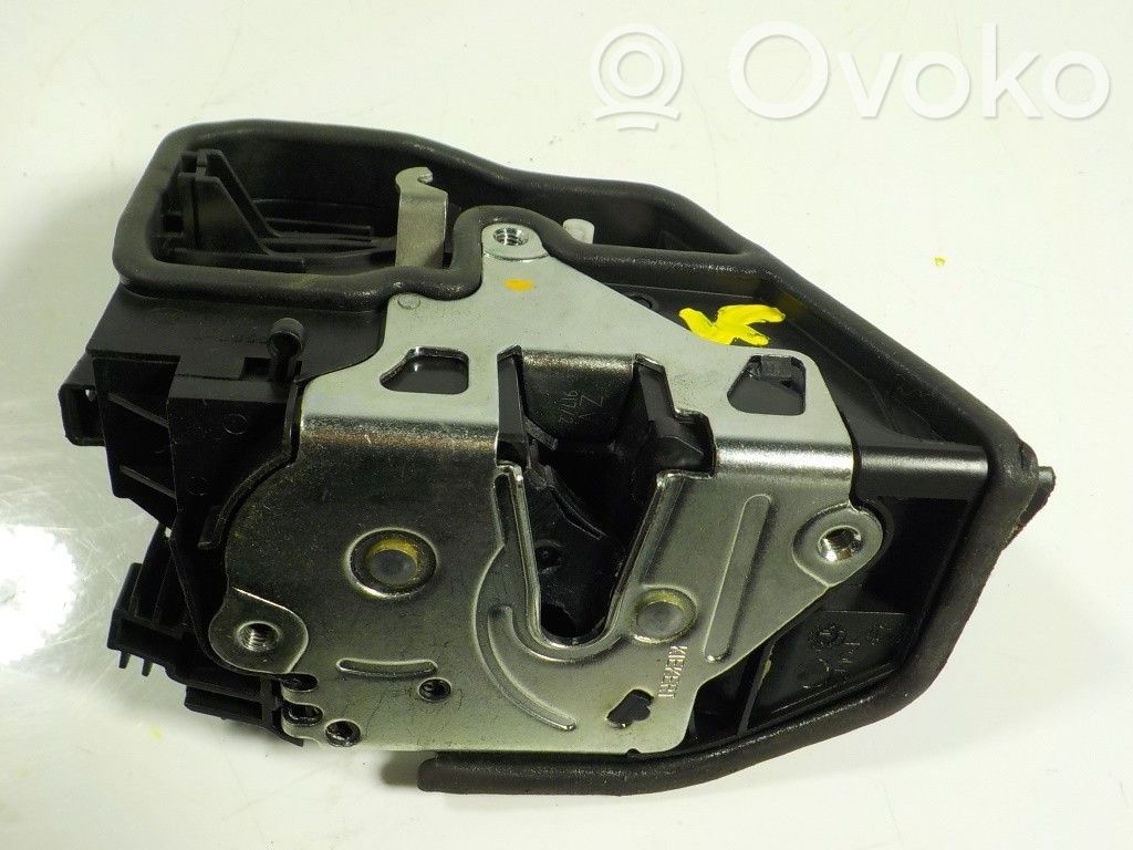 BMW 3 F30 F35 F31 Încuietoare ușă spate 